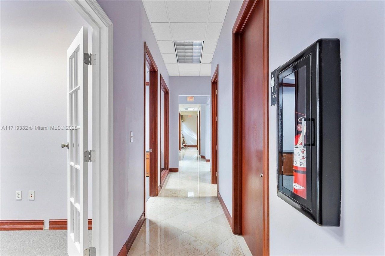 2883 Executive Park Dr, Unit 200, Weston, FL 33331 Photo