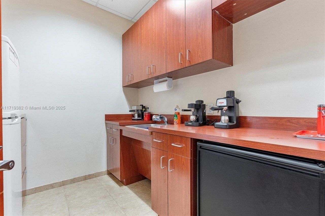 2883 Executive Park Dr, Unit 200, Weston, FL 33331 Photo