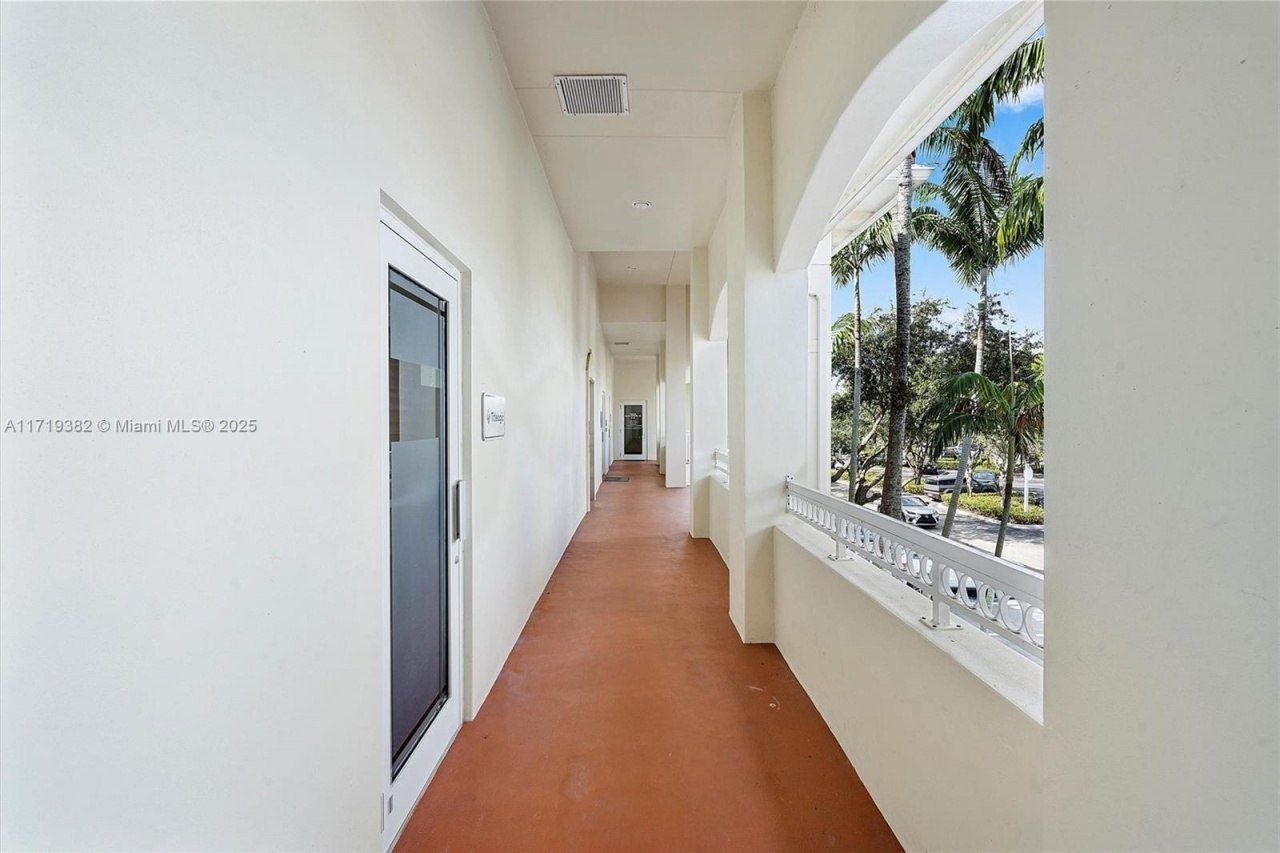 2883 Executive Park Dr, Unit 200, Weston, FL 33331 Photo