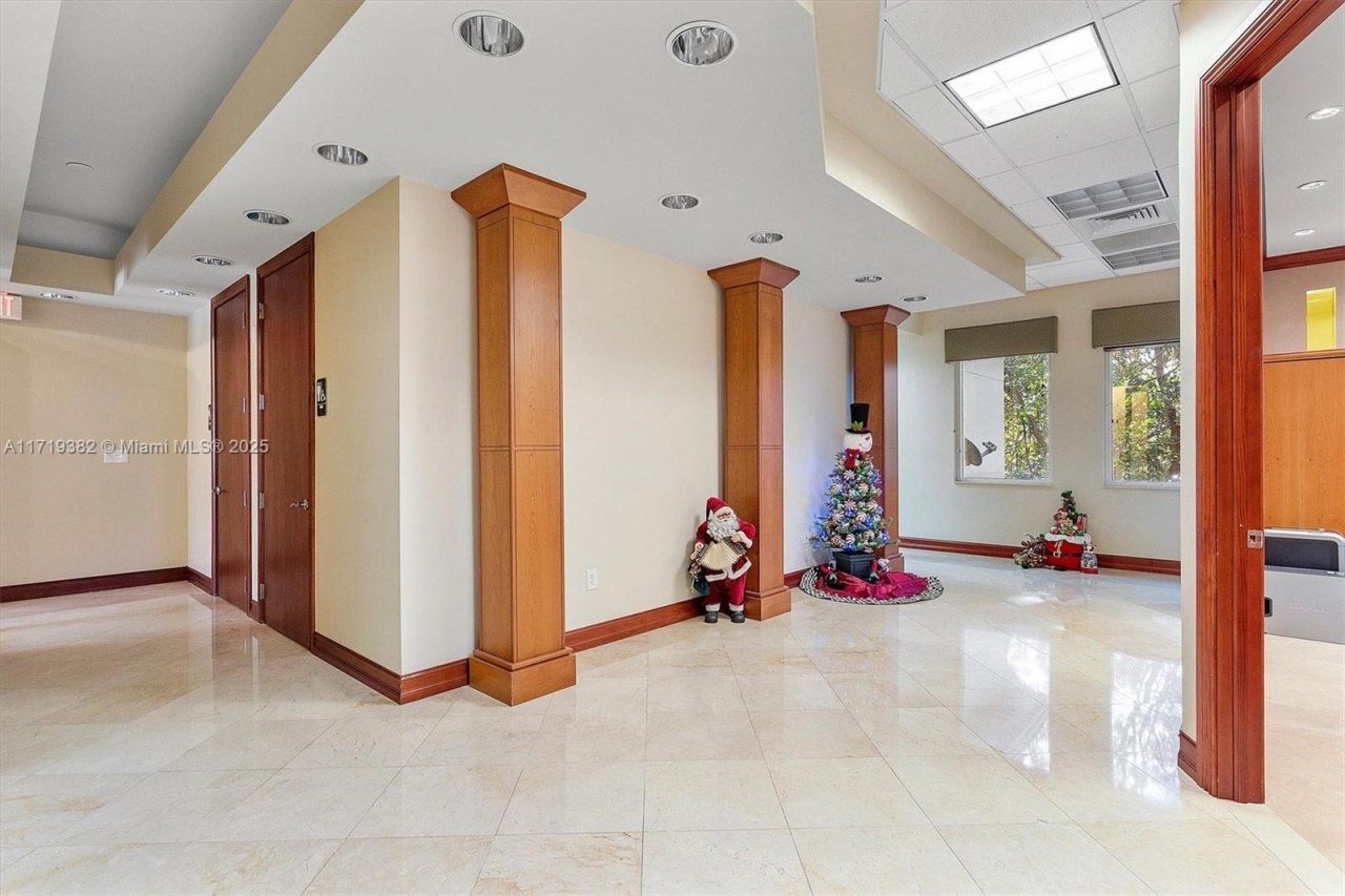 2883 Executive Park Dr, Unit 200, Weston, FL 33331 Photo