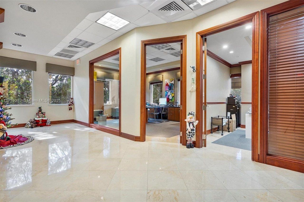 2883 Executive Park Dr, Unit 200, Weston, FL 33331 Photo