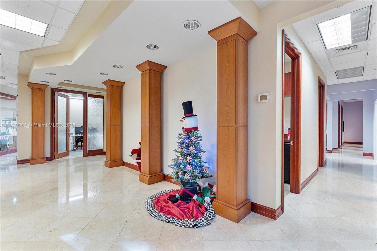 2883 Executive Park Dr, Unit 200, Weston, FL 33331 Photo