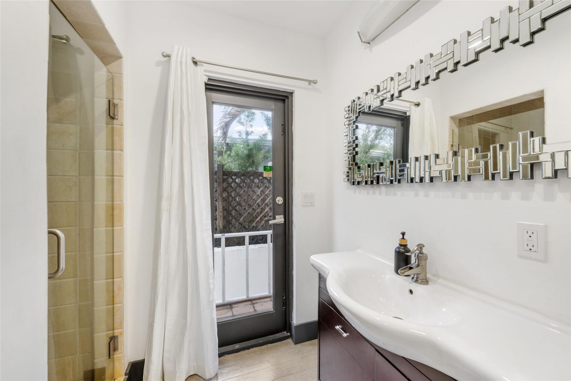 2301 N Atlantic Boulevard, Fort Lauderdale, FL 33305 Photo