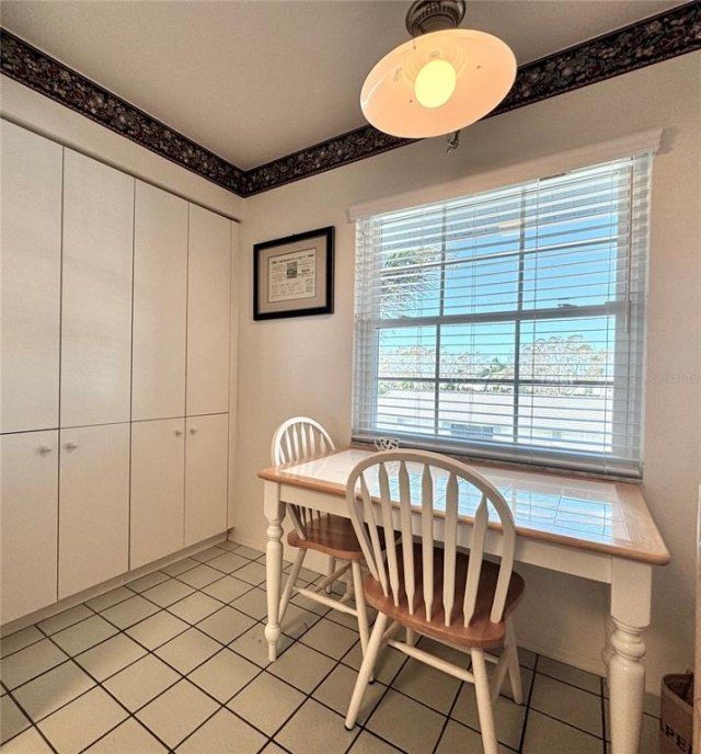 1155 Edgewater Circle, Unit 28, Bradenton, FL 34209 Photo