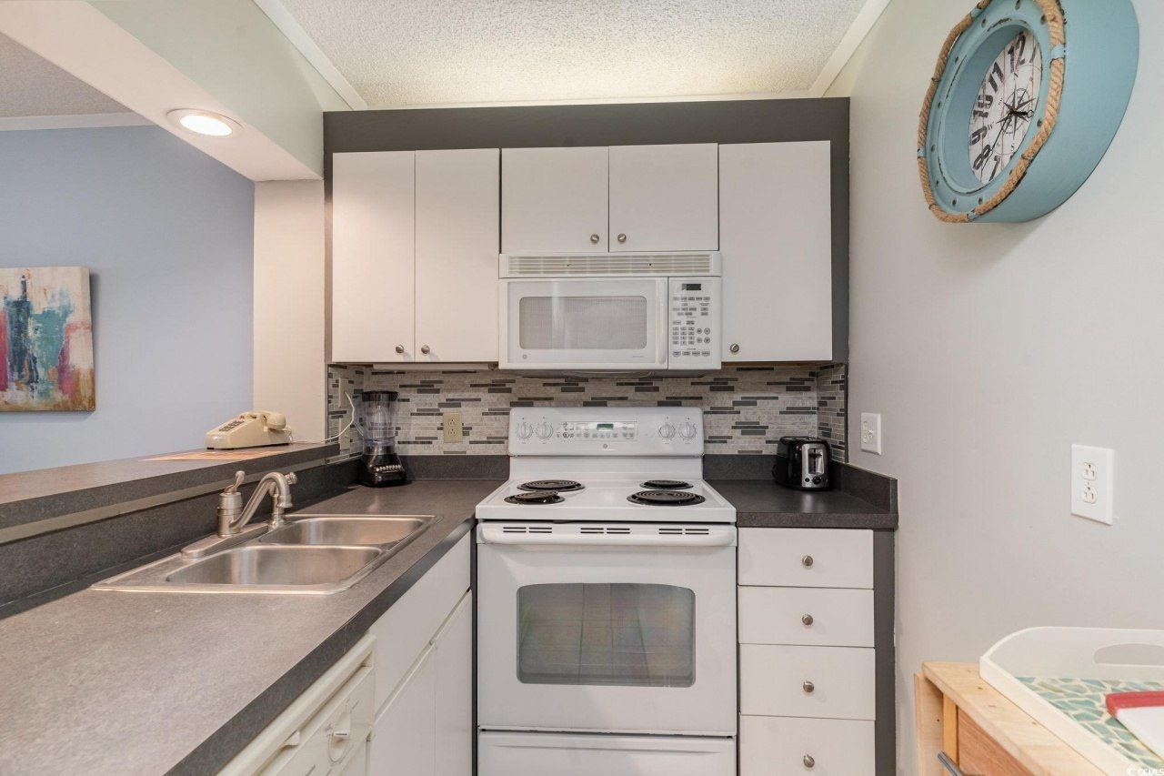 415 Ocean Creek Dr. Photo 9