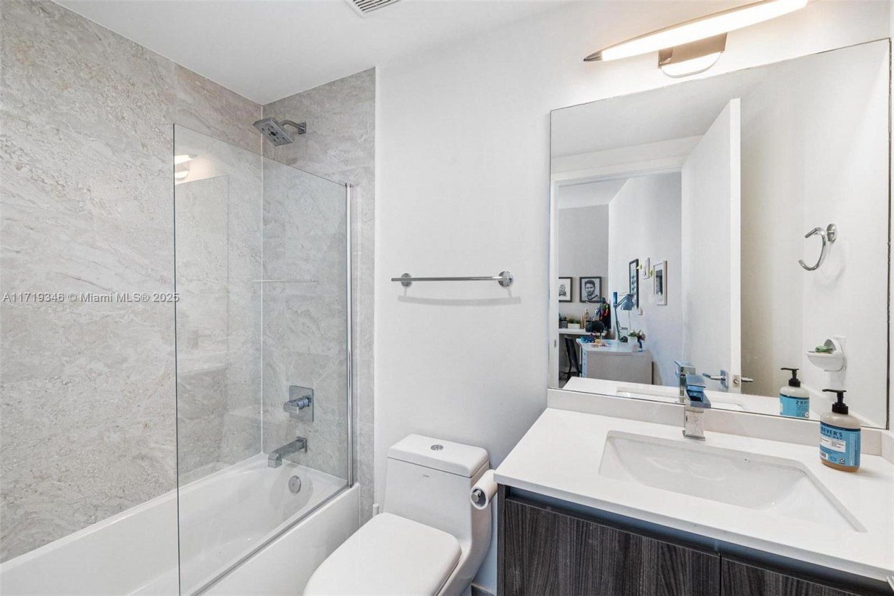 488 NE 18th St, Unit 401, Miami, FL 33132 Photo