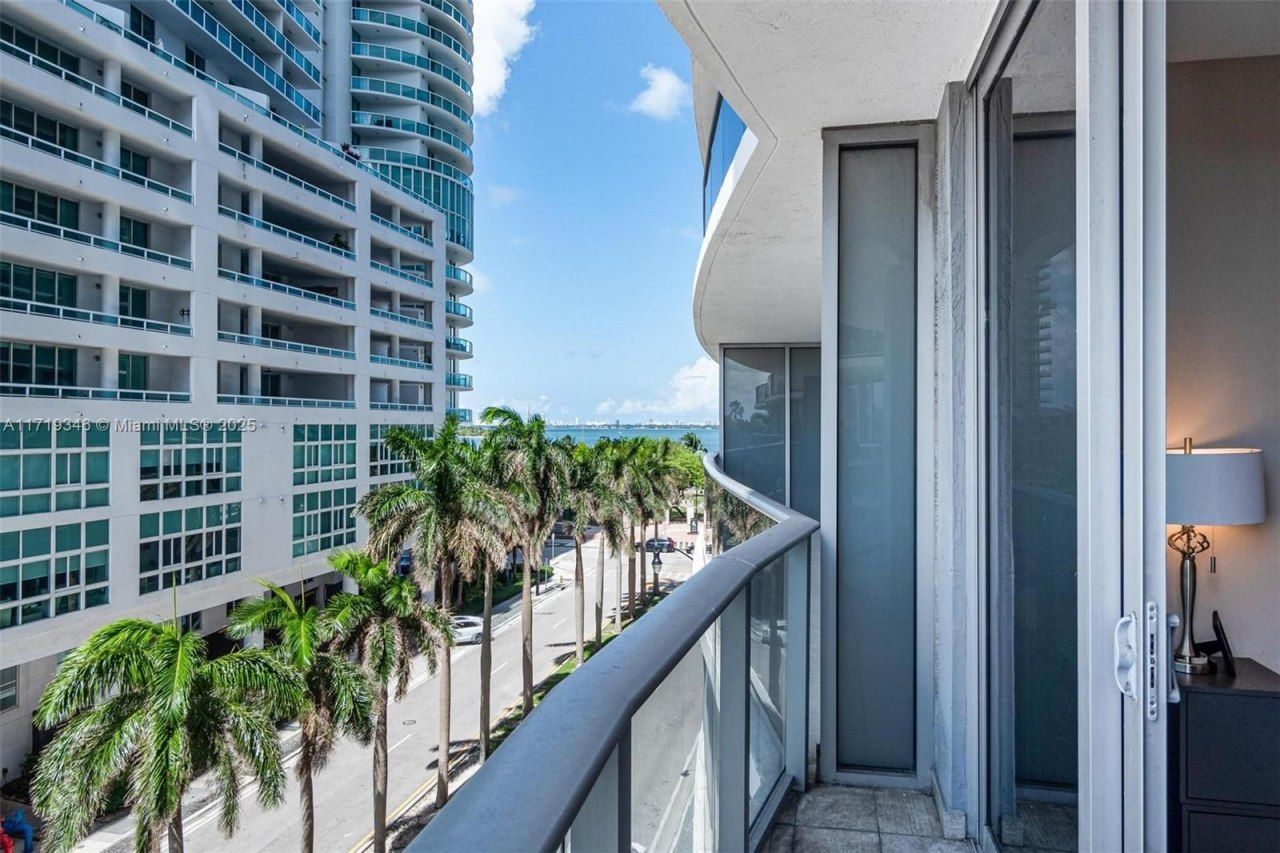 488 NE 18th St, Unit 401, Miami, FL 33132 Photo