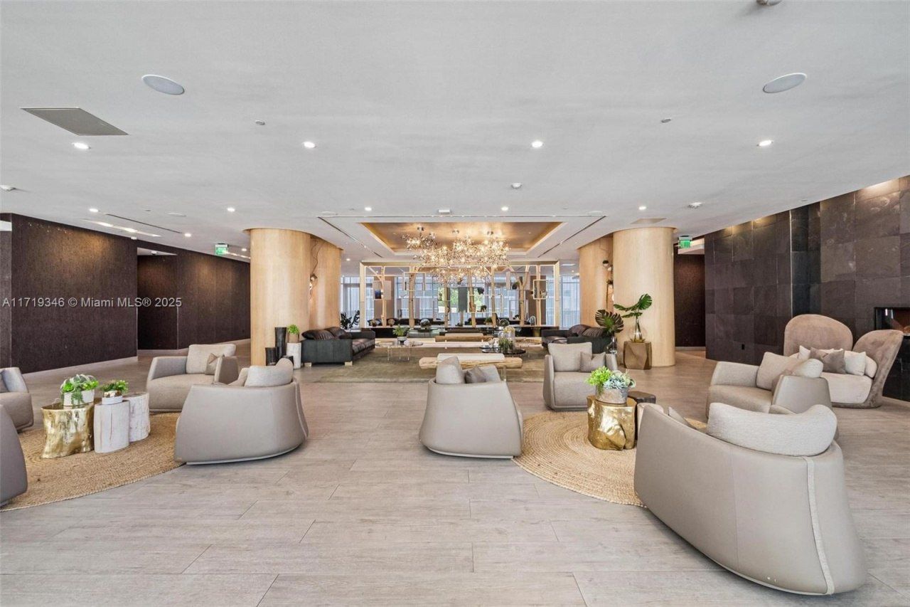 488 NE 18th St, Unit 401, Miami, FL 33132 Photo