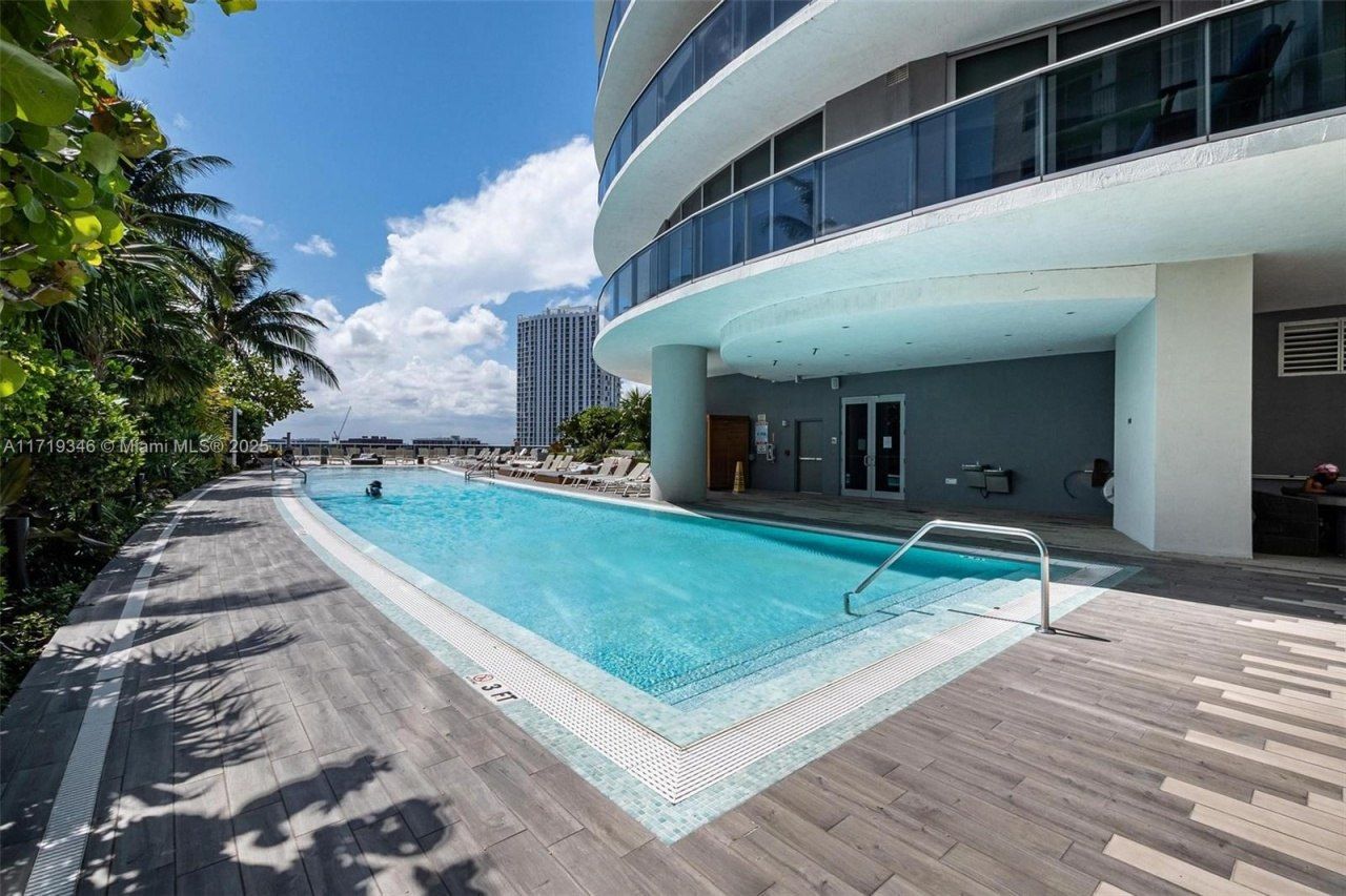 488 NE 18th St, Unit 401, Miami, FL 33132 Photo