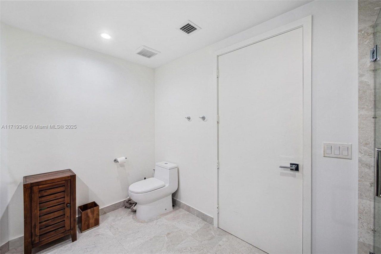 488 NE 18th St, Unit 401, Miami, FL 33132 Photo