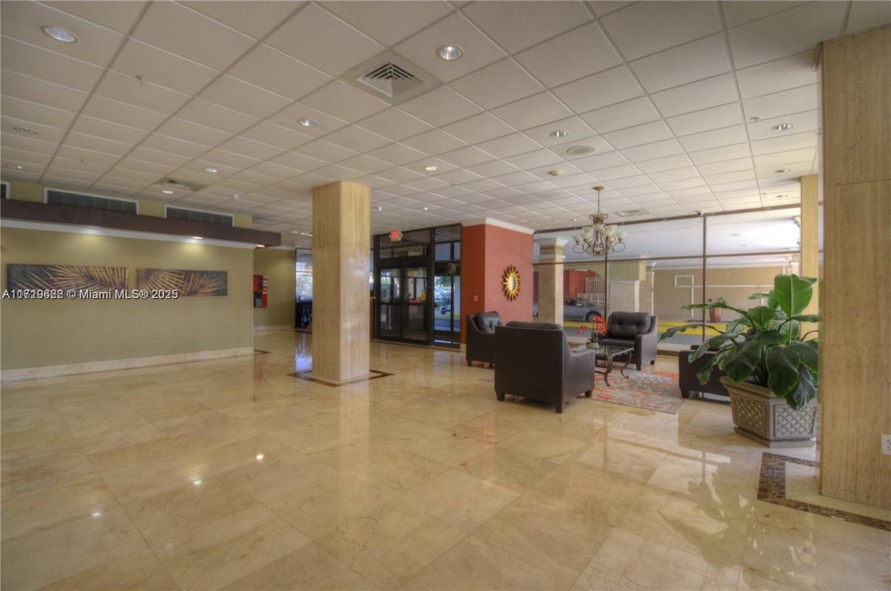 400 Kings Point Dr, Unit 1003, Sunny Isles Beach, FL 33160 Photo
