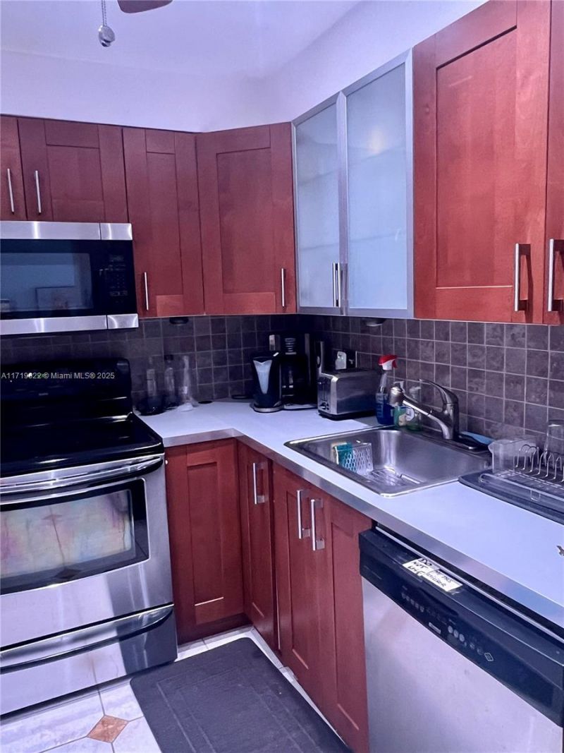 400 Kings Point Dr, Unit 1003, Sunny Isles Beach, FL 33160 Photo