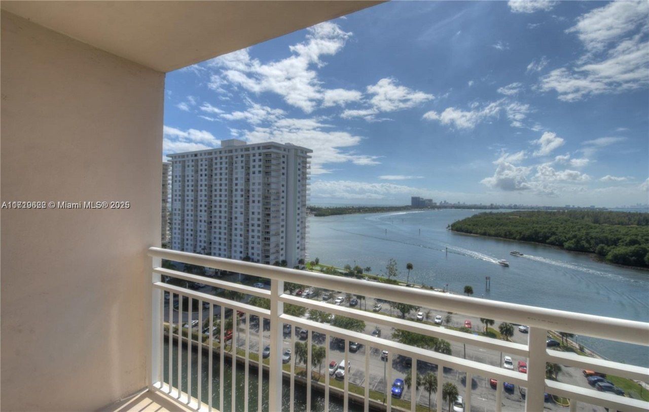 400 Kings Point Dr, Unit 1003, Sunny Isles Beach, FL 33160 Photo