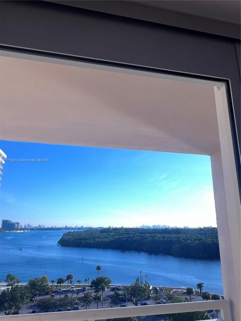 400 Kings Point Dr, Unit 1003, Sunny Isles Beach, FL 33160 Photo