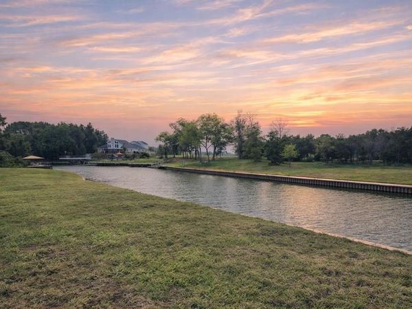 442 Waters Edge Drive, Corsicana, TX 75109