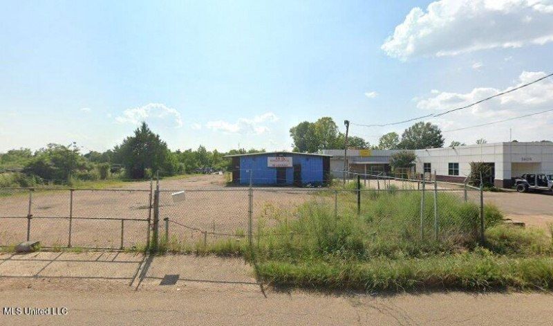 3417 N West Street, Jackson, MS 39216 Main Photo