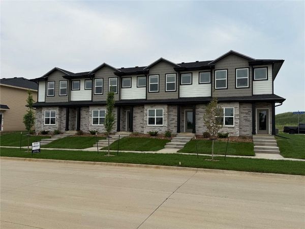 9321 Snowberry Drive SW, Cedar Rapids, IA 52404