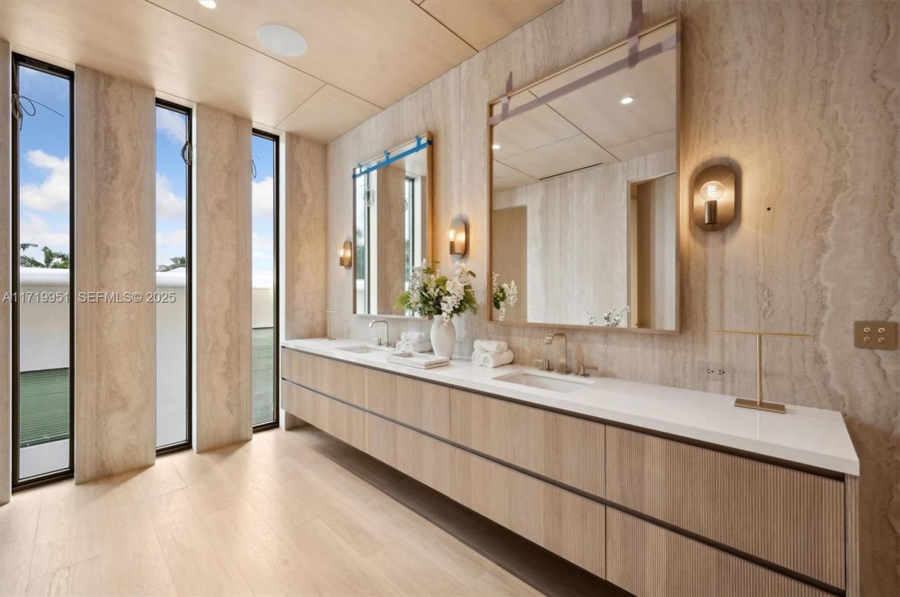 424 W Rivo Alto Dr, Miami Beach, FL 33139 Photo