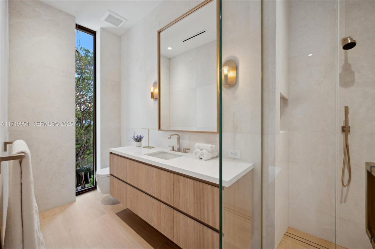 424 W Rivo Alto Dr, Miami Beach, FL 33139 Photo