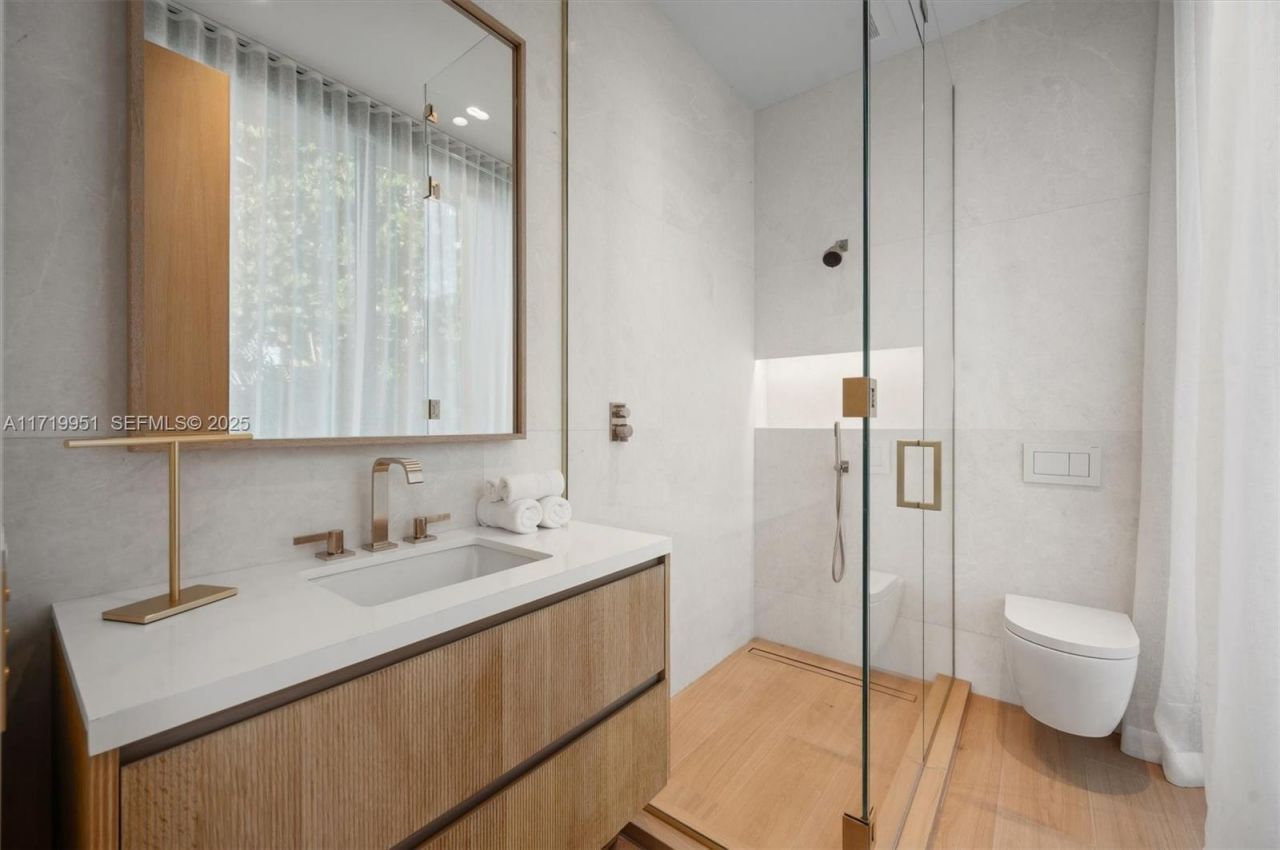 424 W Rivo Alto Dr, Miami Beach, FL 33139 Photo