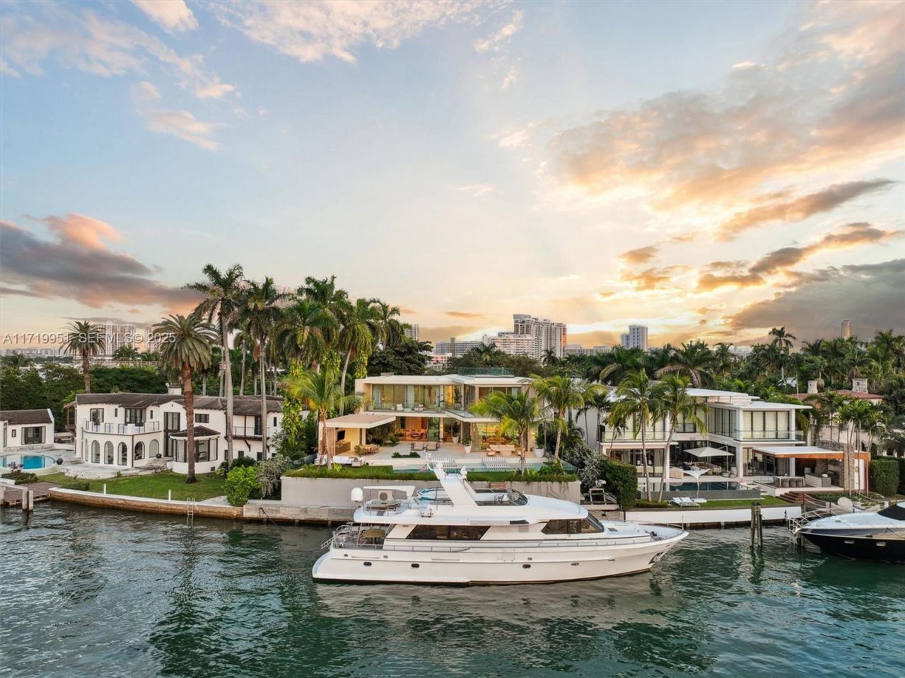 424 W Rivo Alto Dr, Miami Beach, FL 33139 Photo