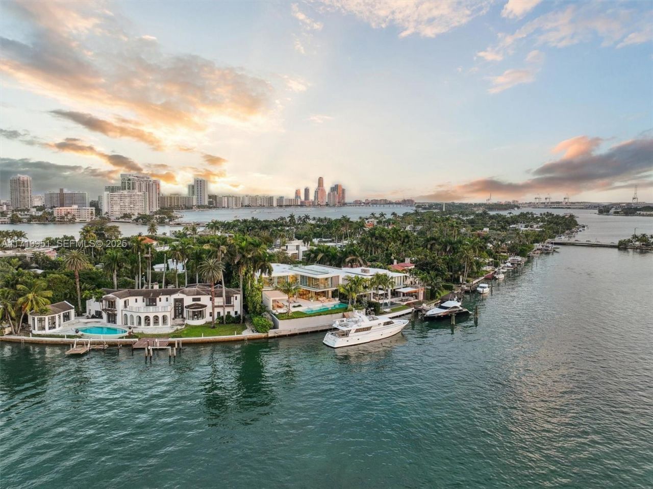 424 W Rivo Alto Dr, Miami Beach, FL 33139 Photo