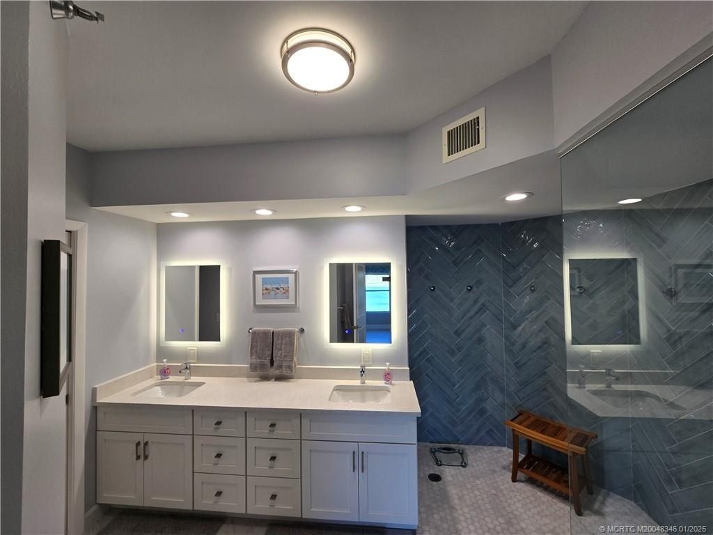 185 NE Edgewater Drive, Unit 5105, Stuart, FL 34996 Photo