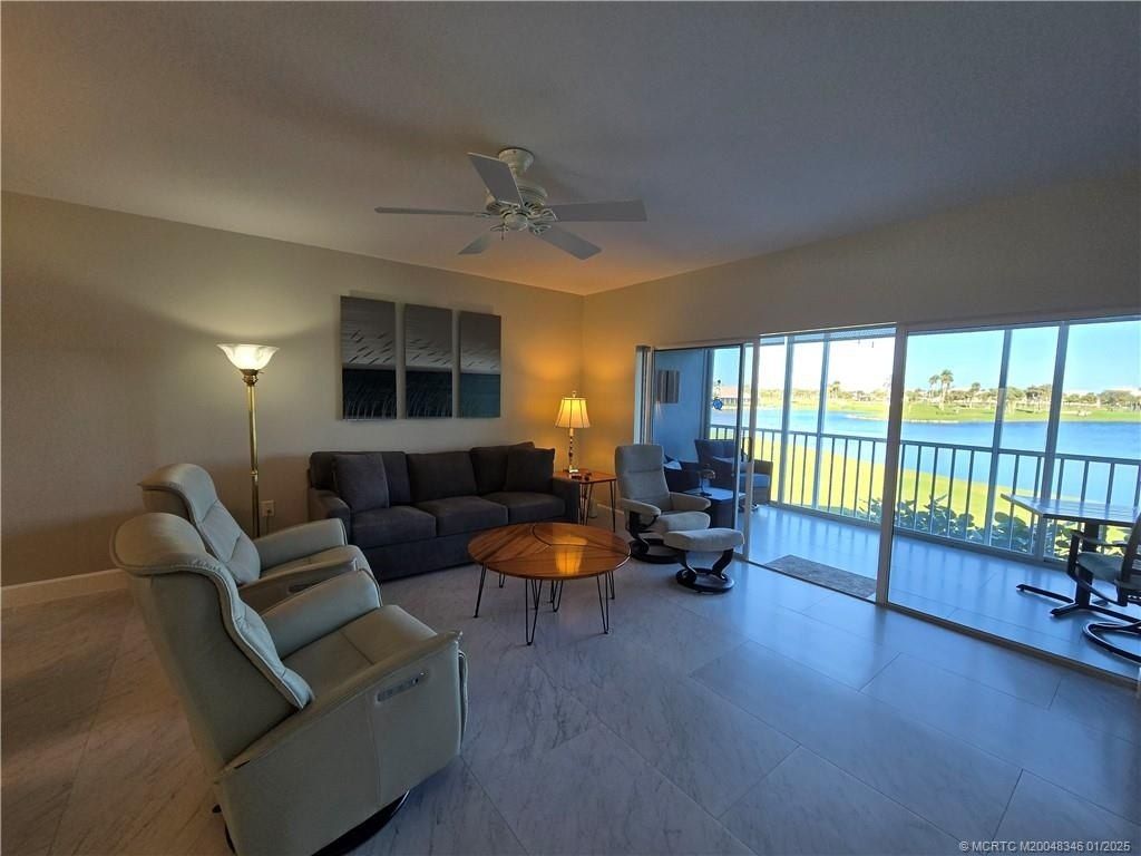 185 NE Edgewater Drive, Unit 5105, Stuart, FL 34996 Photo