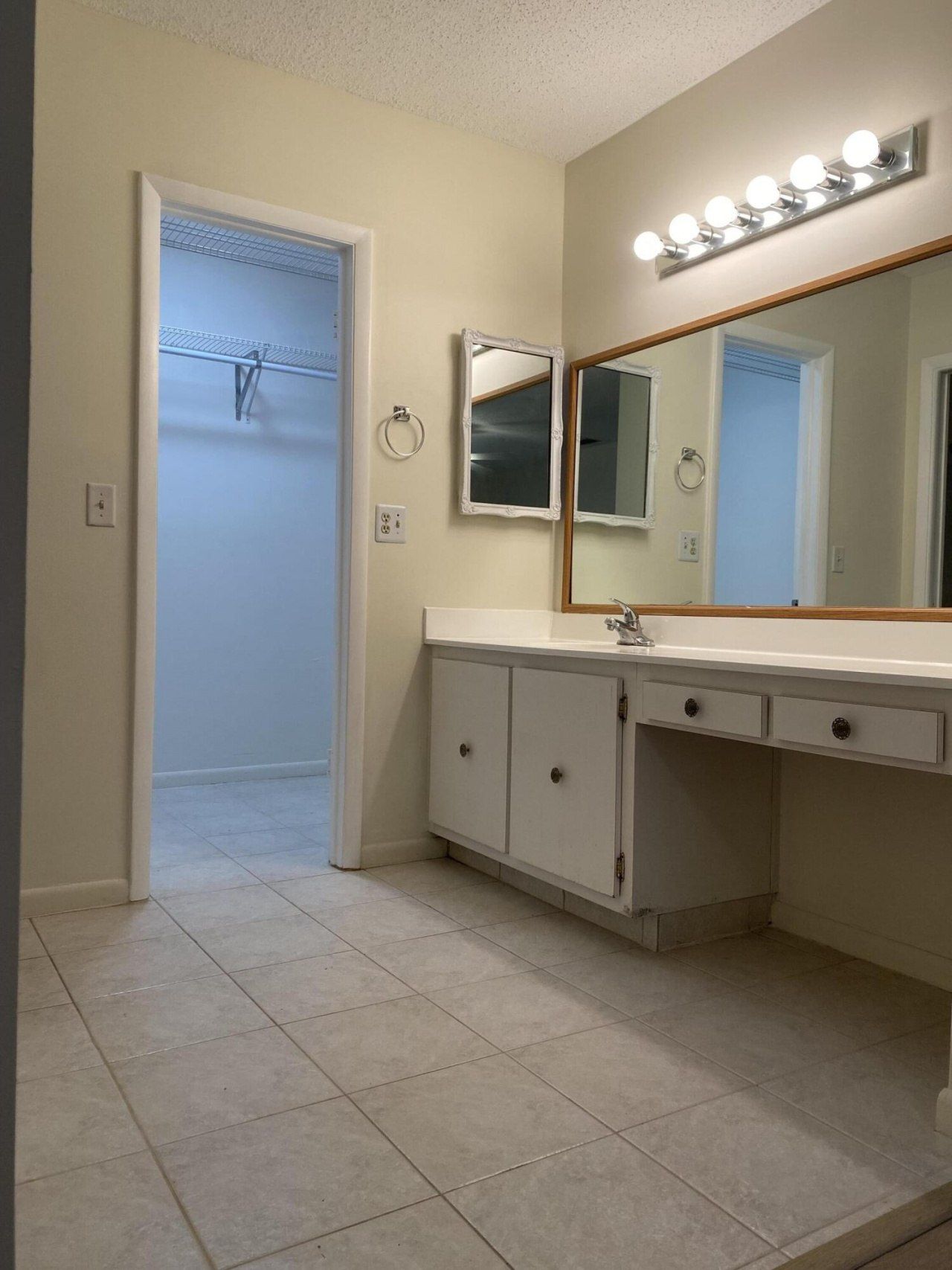 8665 Chevy Chase Drive, Unit 113, Boca Raton, FL 33433 Photo