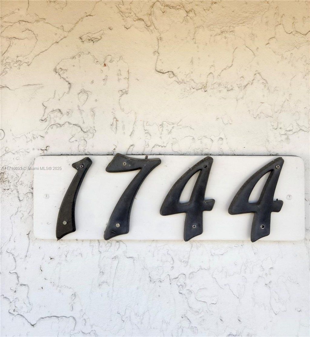 1744 10th St, Sarasota, FL 34236 Photo