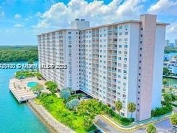 400 Kings Point Dr, Unit 106, Sunny Isles Beach, FL 33160