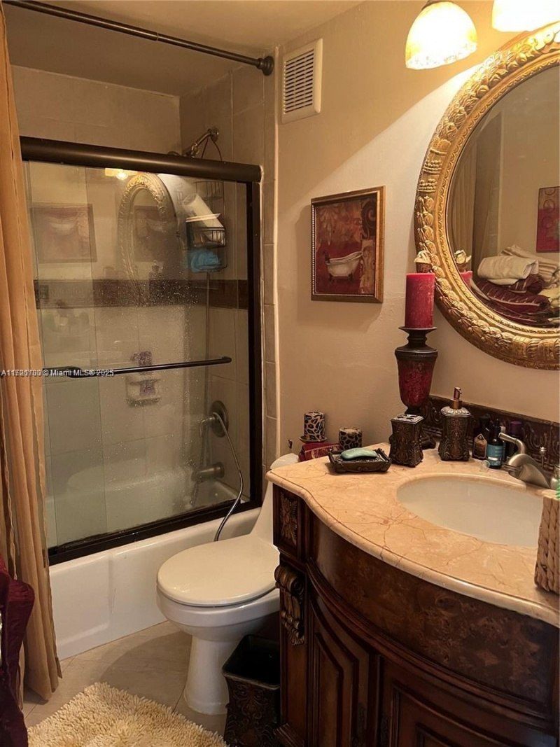 400 Kings Point Dr, Unit 106, Sunny Isles Beach, FL 33160 Photo