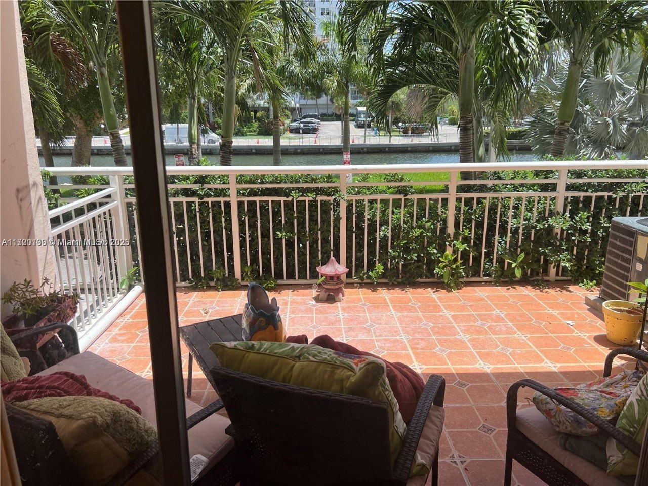 400 Kings Point Dr, Unit 106, Sunny Isles Beach, FL 33160 Photo