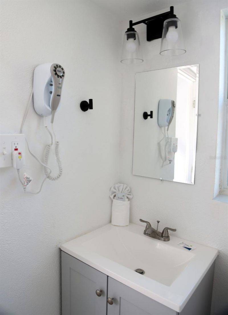 14711 Gulf Boulevard, Madeira Beach, FL 33708 Photo