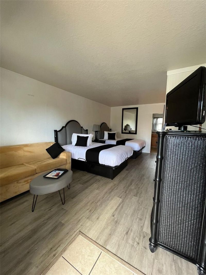 14711 Gulf Boulevard, Madeira Beach, FL 33708 Photo