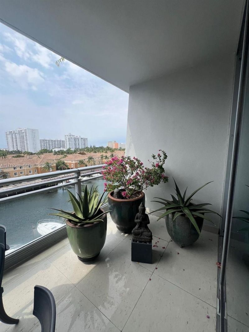 2950 NE 188th St, Unit 406, Aventura, FL 33180 Photo