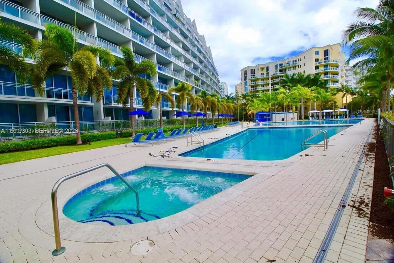2950 NE 188th St, Unit 406, Aventura, FL 33180 Photo