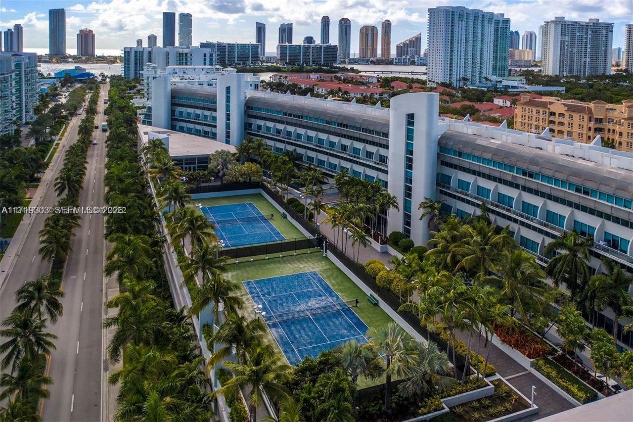 2950 NE 188th St, Unit 406, Aventura, FL 33180 Photo