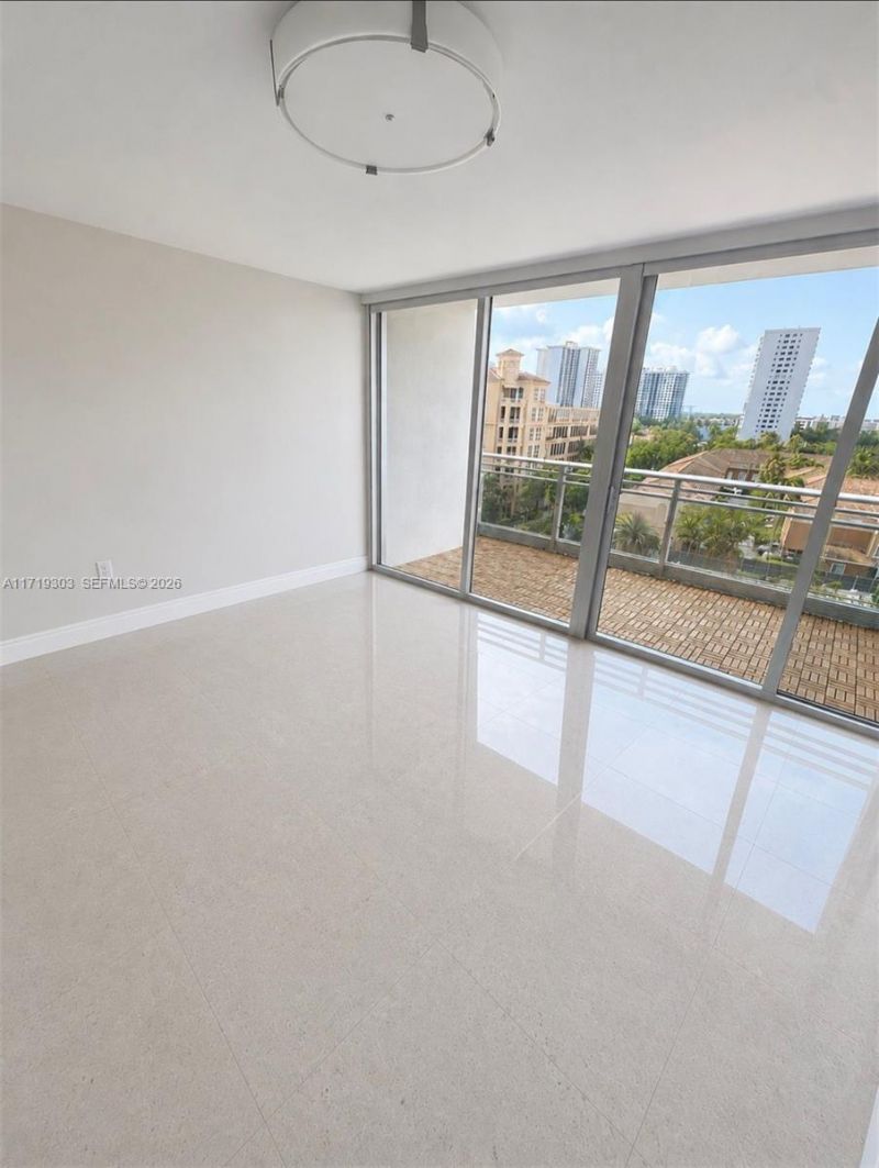 2950 NE 188th St, Unit 406, Aventura, FL 33180 Photo
