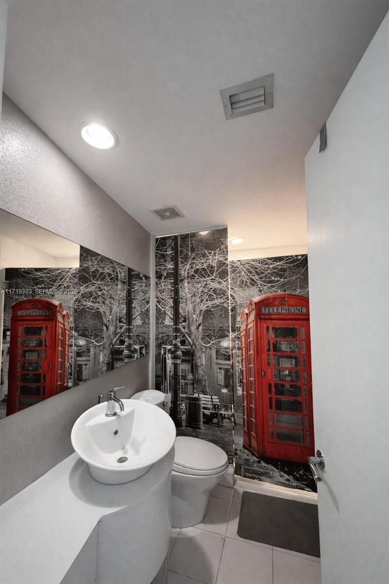 2950 NE 188th St, Unit 406, Aventura, FL 33180 Photo