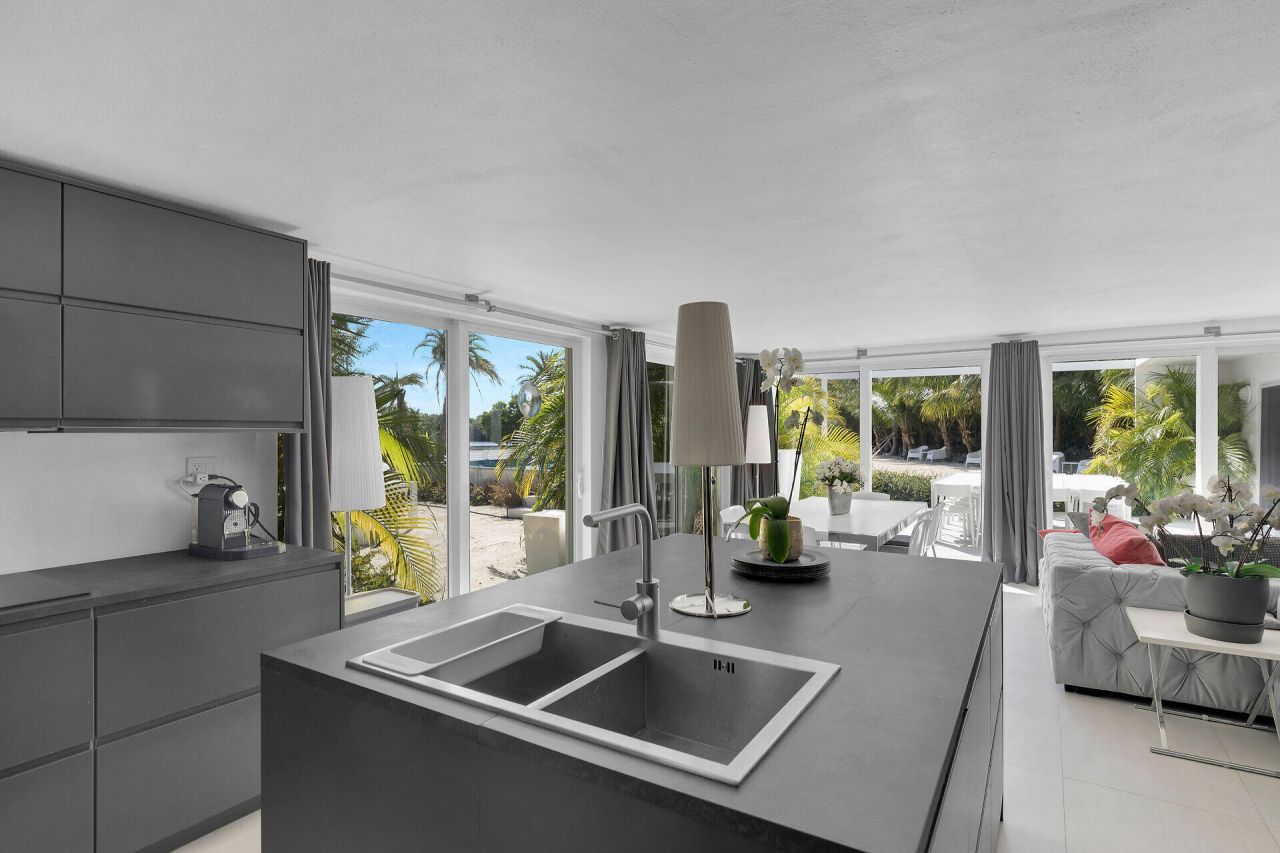 98701 Overseas Highway, Key Largo, FL 33037 Photo