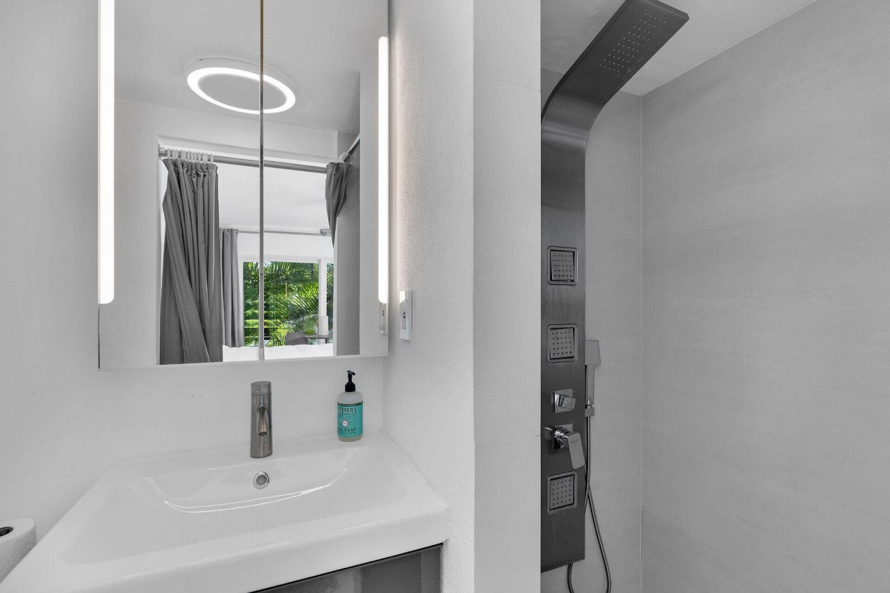 98701 Overseas Highway, Key Largo, FL 33037 Photo