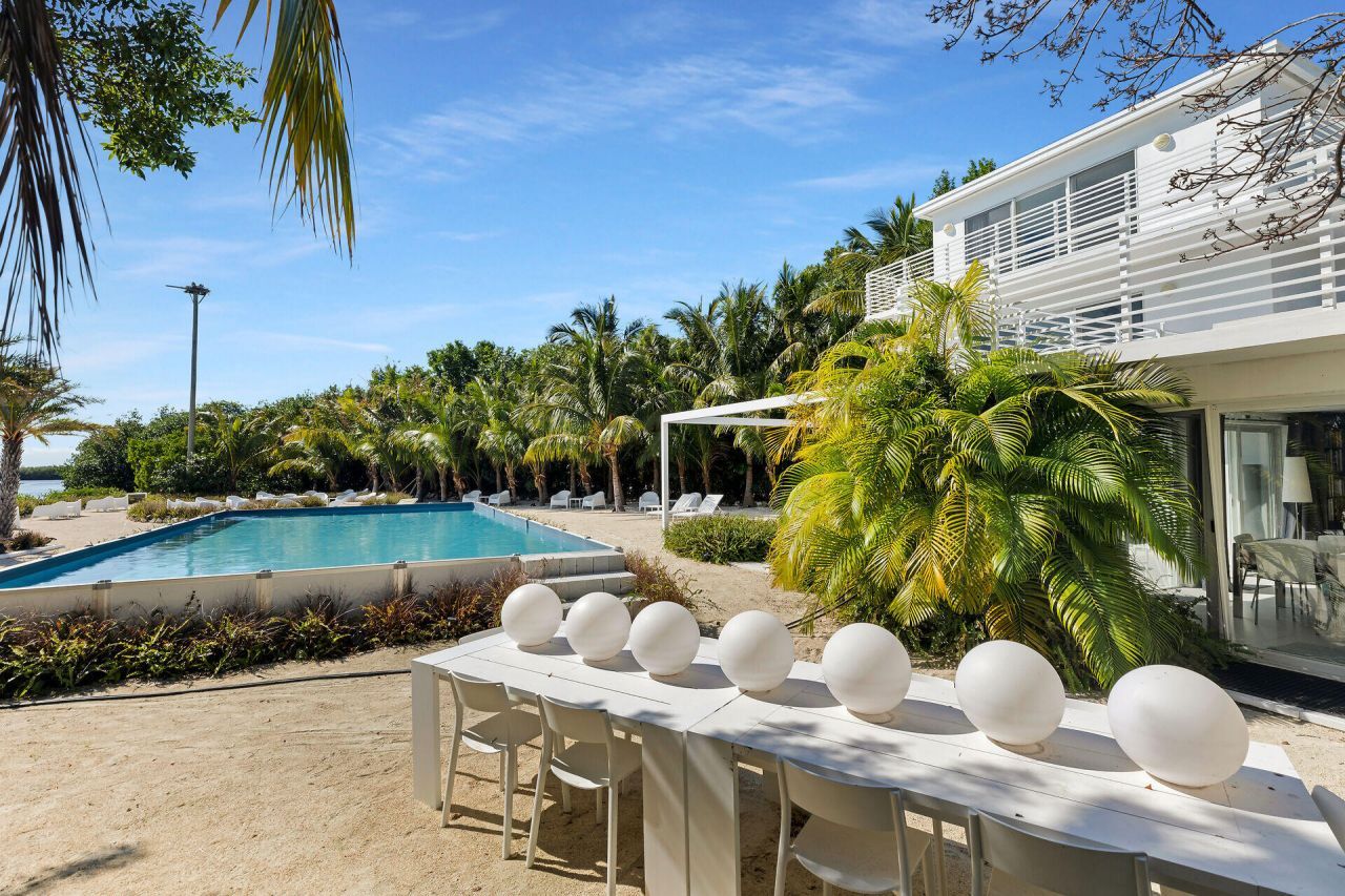 98701 Overseas Highway, Key Largo, FL 33037 Photo