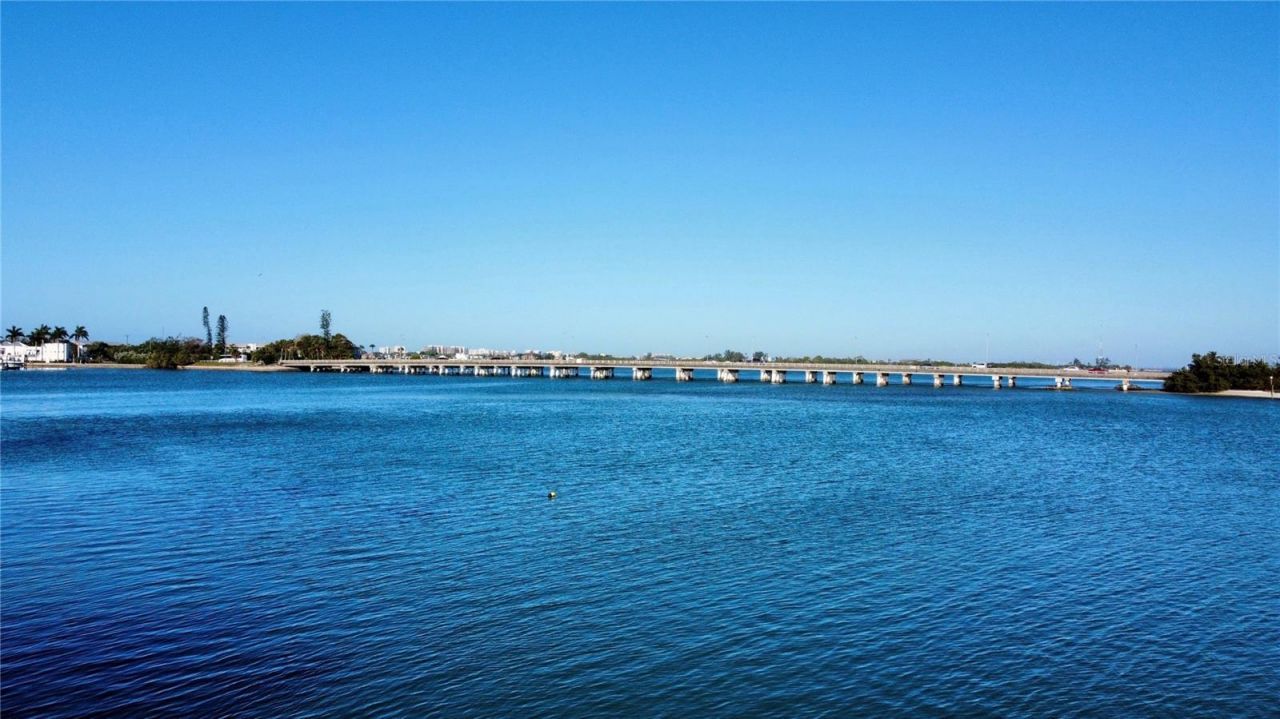 109 N Warbler Lane, Sarasota, FL 34236 Photo