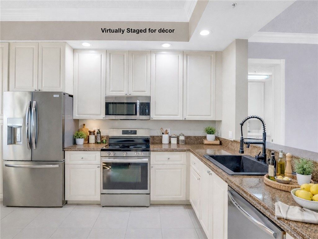 14 Harbour Isle Drive W, Unit PH 4, Fort Pierce, FL 34949 Photo