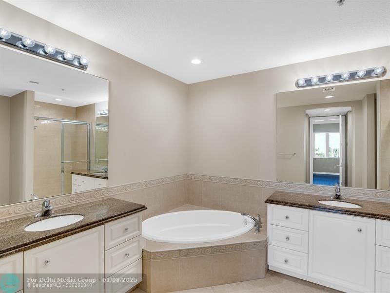 14 Harbour Isle Dr, Unit PH4, Fort Pierce, FL 34949 Photo