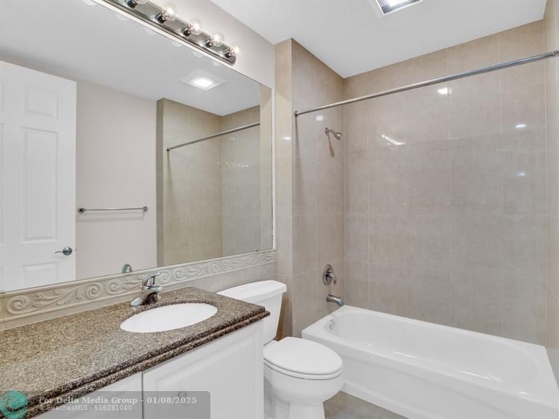 14 Harbour Isle Dr, Unit PH4, Fort Pierce, FL 34949 Photo