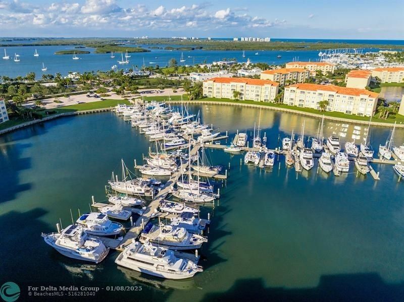 14 Harbour Isle Dr, Unit PH4, Fort Pierce, FL 34949 Photo