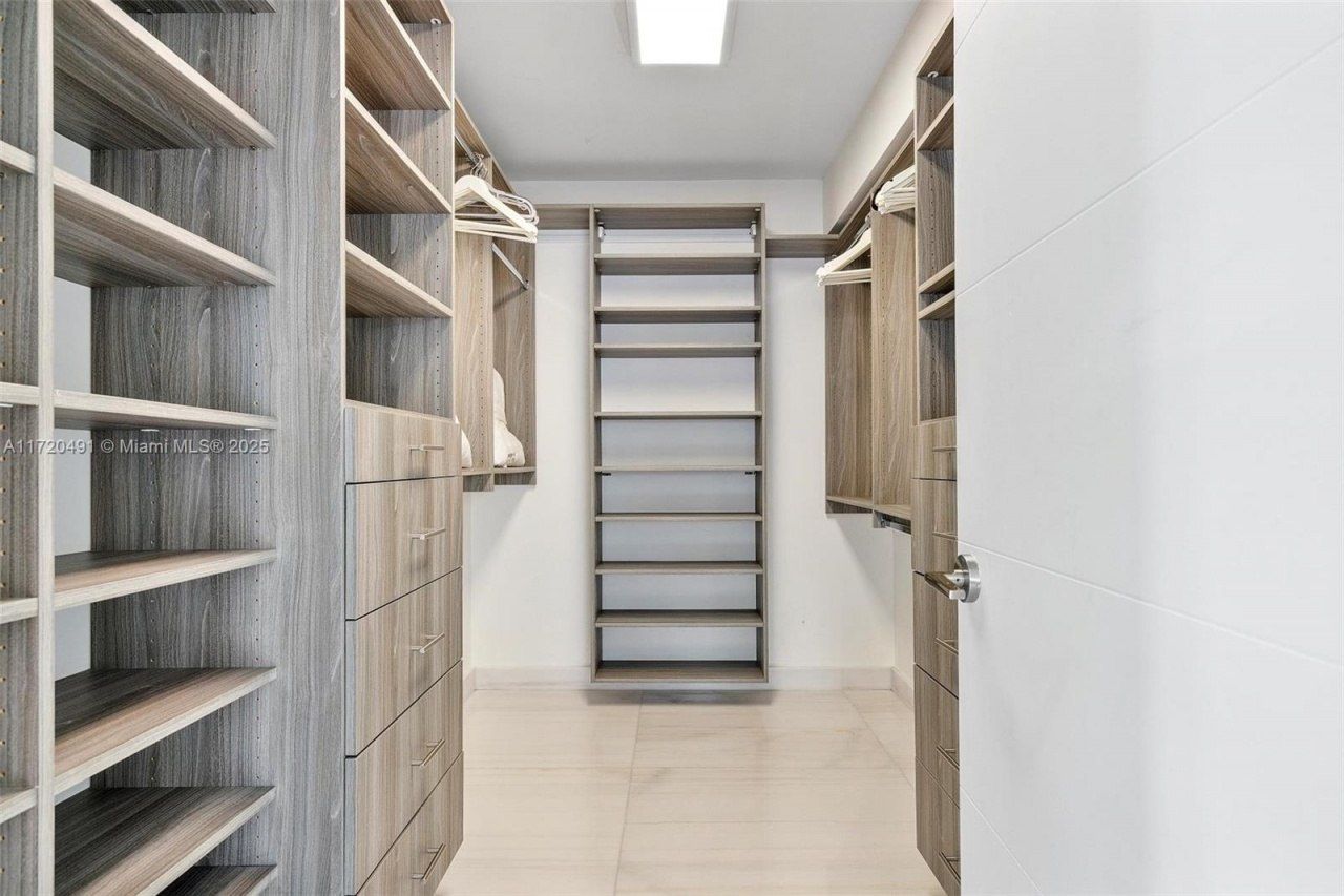 201 Atlantic Ave, Sunny Isles Beach, FL 33160 Photo