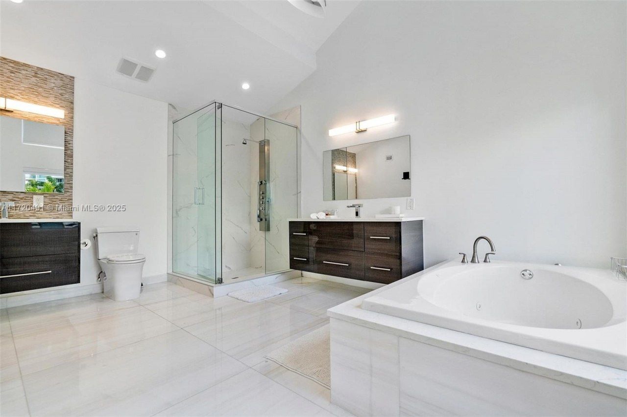 201 Atlantic Ave, Sunny Isles Beach, FL 33160 Photo